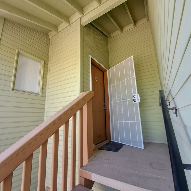 Building Photo - 60111 Alta Loma Dr