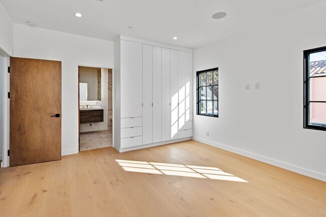 Foto del edificio - 4285 Carpinteria Ave