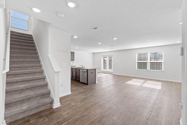 Building Photo - 1017 Limpkin St