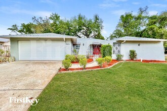 Building Photo - 7631 Tall Tree Ct