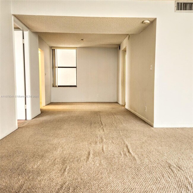 Foto del edificio - 18181 NE 31st Ct