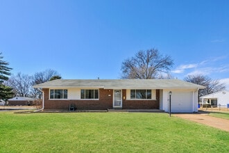 Building Photo - 1515 Bluefield Dr