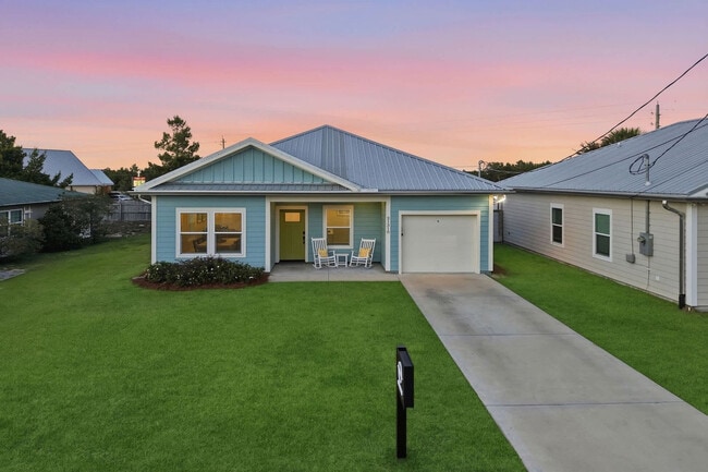Building Photo - 21310 Pompano Ave