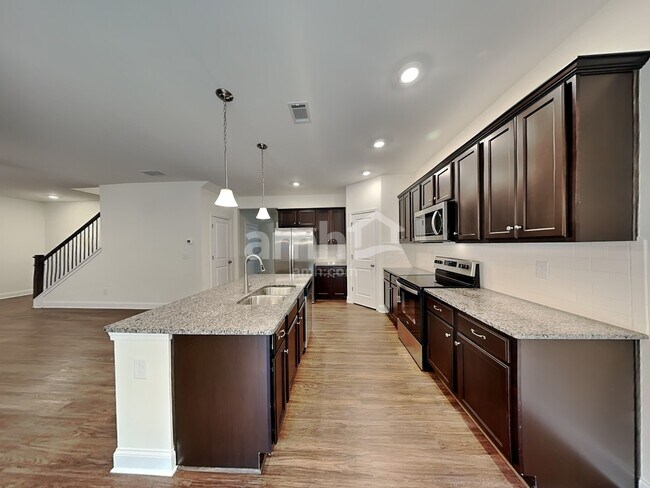 Building Photo - 5020 Hudson Valley Drive