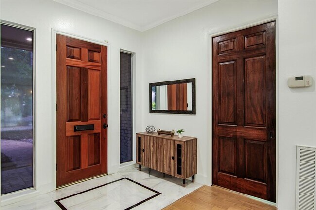Foto del edificio - 354 Tealwood Dr