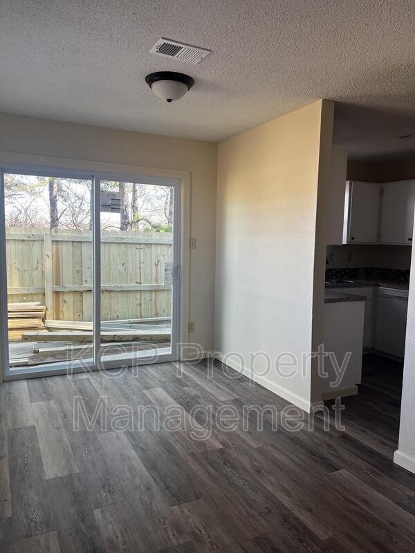 Building Photo - 2726 Rudy Rd