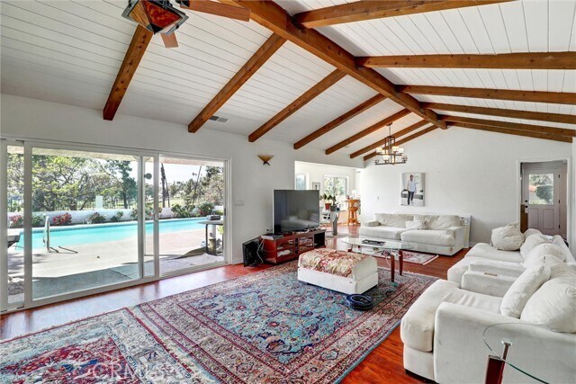 Foto del edificio - 5625 Vía Junipero Serra