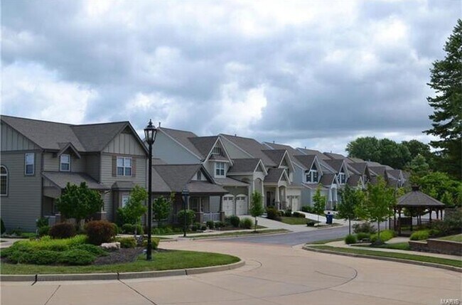 Foto del edificio - 2728 Grover Crossing Dr