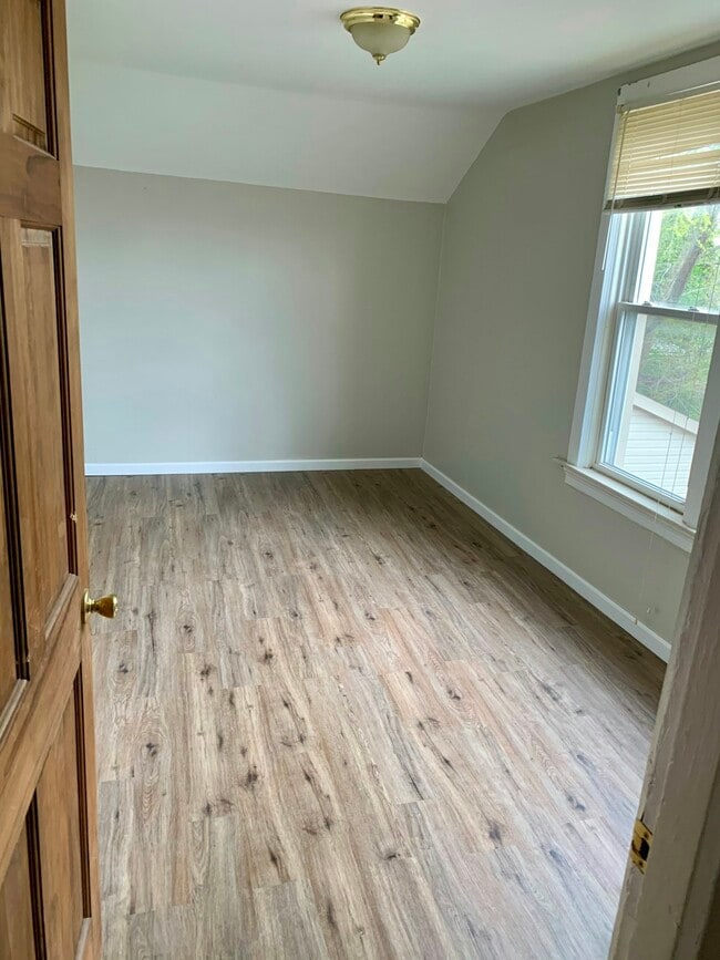 Building Photo - 43 Southbound Gratiot Ave