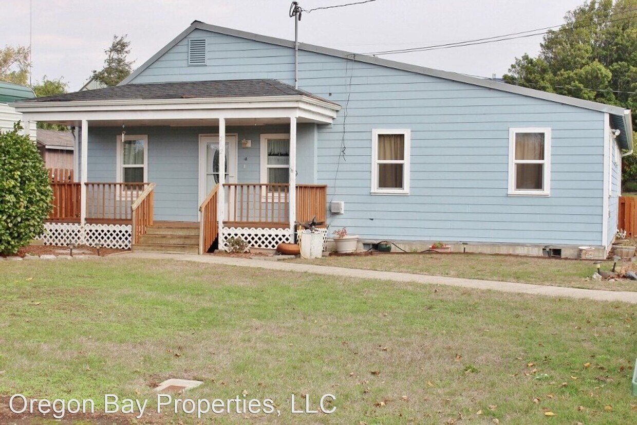 Primary Photo - 3 br, 2.5 bath House - 212 Merchant