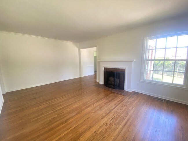 Foto del edificio - 2216 S Florence Ave