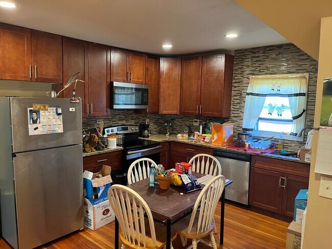 Foto del edificio - 87 Endicott St