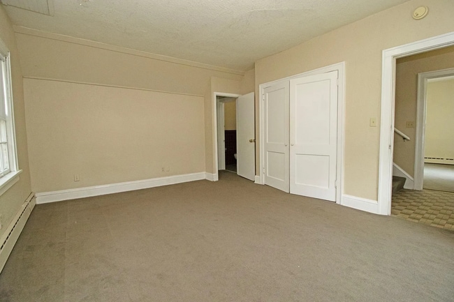 Building Photo - 815 5th Ave S