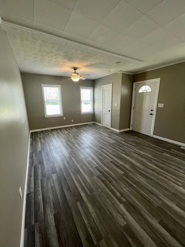 Foto del edificio - Charming 3-Bedroom, 1.5 Bath Home with Bon...
