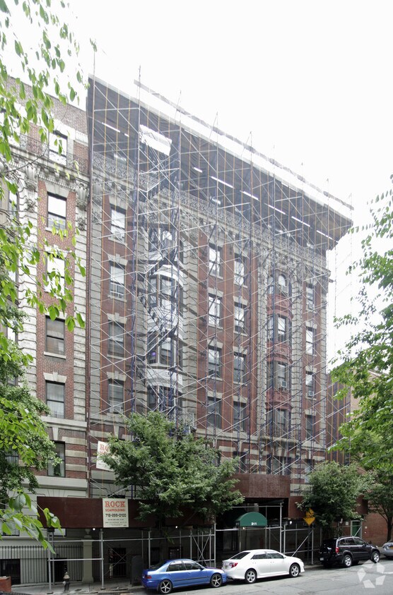 Primary Photo - 311  W 95th Street