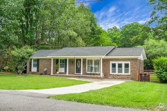 Building Photo - 145 Giles Dr