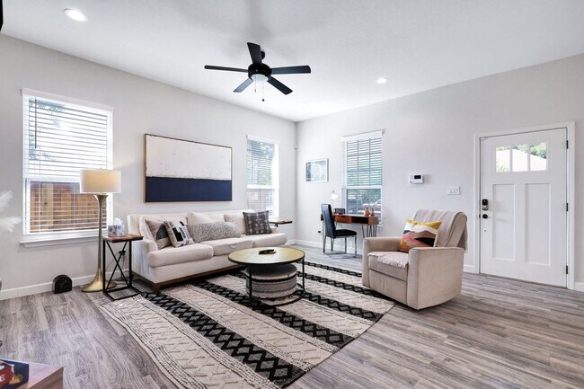 Building Photo - 1214 Hays St