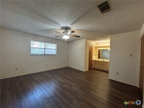 Building Photo - 1089 Larkspur