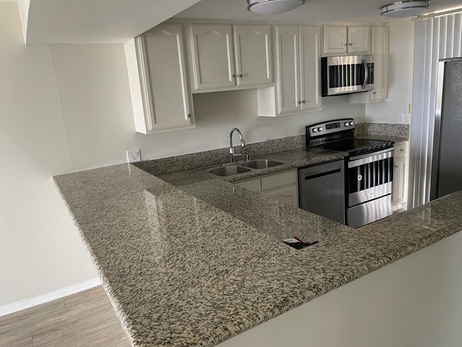 Foto del edificio - 4337 Marina City Dr