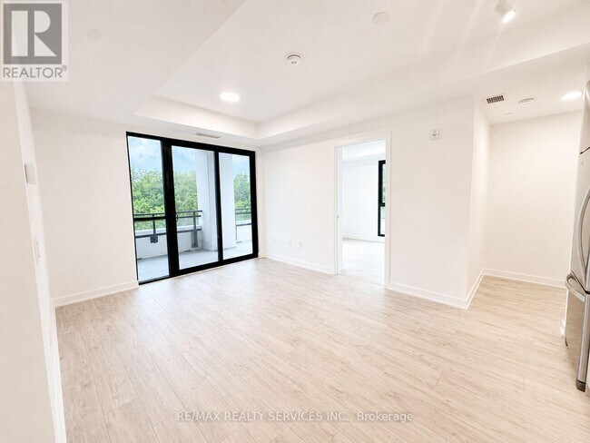 Building Photo - 740 Whitlock Ave