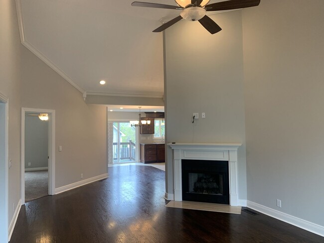 Foto del edificio - 3 Bed, 2 Bath Home w/ 1 Car Garage and Fen...