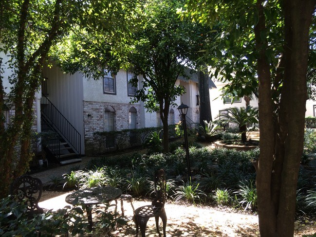 Foto del edificio - 1275 Witte Rd