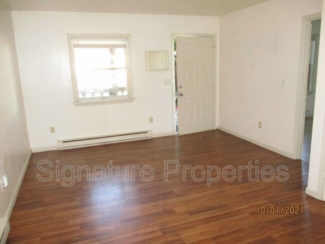 Building Photo - 212 S Winchester Ave