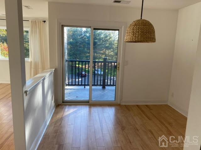 Building Photo - 1305 Sayre Dr