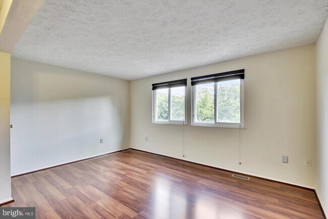 Foto del edificio - 10019 Shelldrake Cir