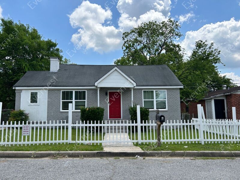 Foto principal - 2420 Adams Ave