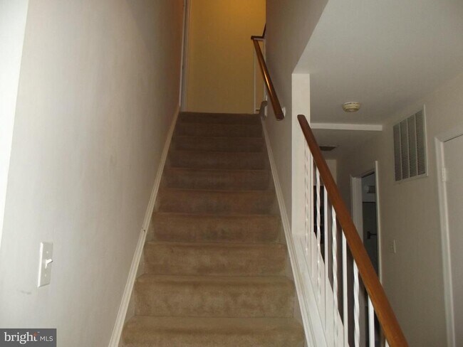 Foto del edificio - 8210 Riverside Rd