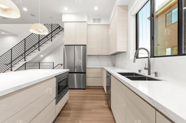 Foto del edificio - 1539 - 1547.5 Hi Point St