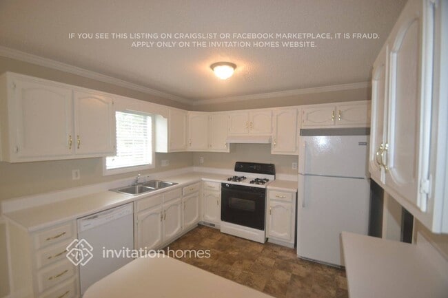 Foto del edificio - 4200 Pullman Ln