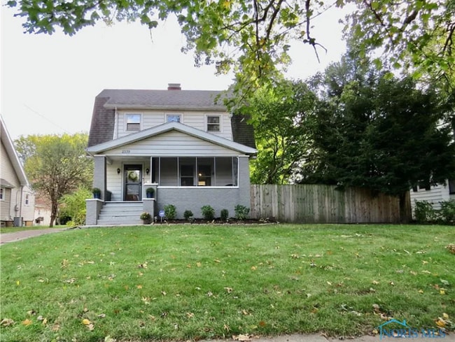 Building Photo - 2339 Castlewood Dr