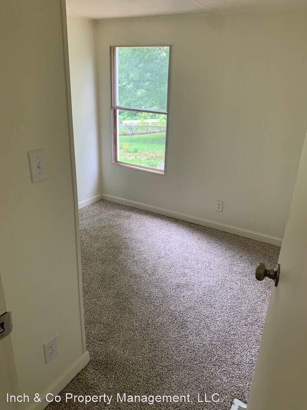 Building Photo - 3 br, 1 bath House - 421 Razor Strap Road