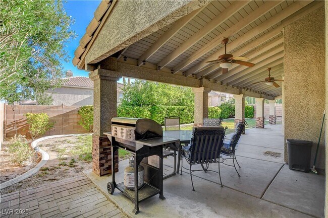 Building Photo - 9405 Mast Dr