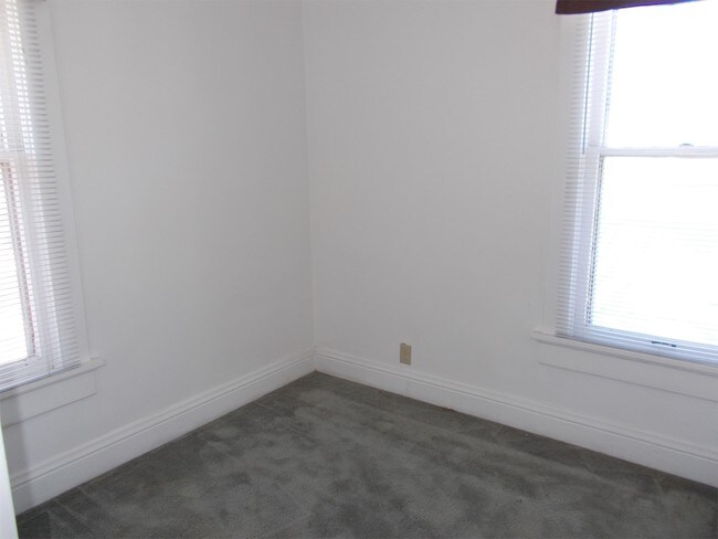 Foto del edificio - 722 W Charles St