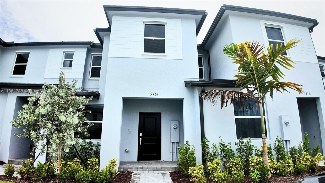 Foto principal - 35761 SW 178th Ct