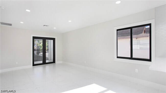 Foto del edificio - 9002 Somerset Ln