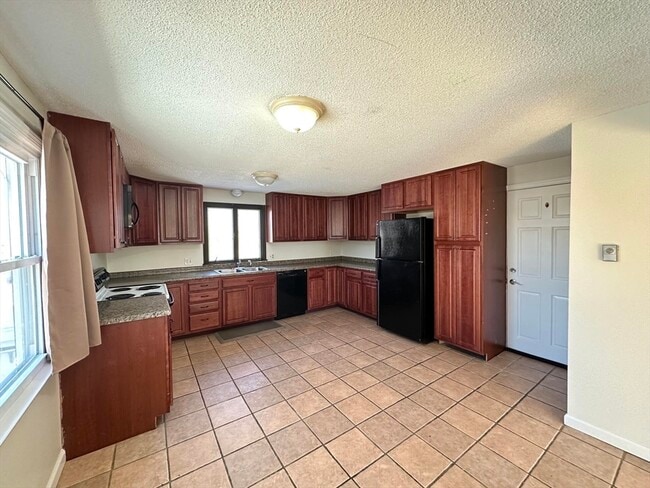 Building Photo - 27-29-29 Sunnyslope Ave