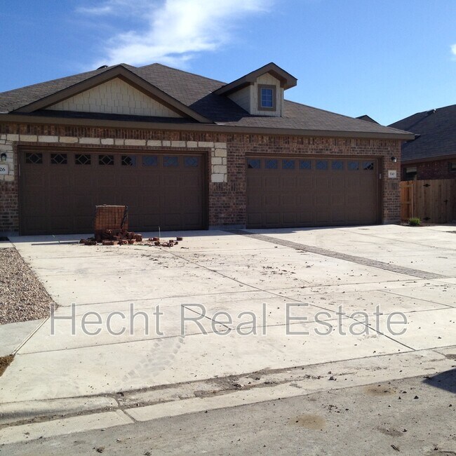 Building Photo - 526 Creekside Cir