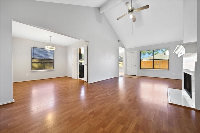 Building Photo - 17910 Autumn Hills Dr