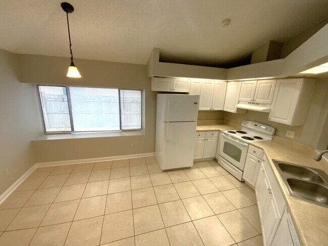 Building Photo - 4859 Wallingford Pl E