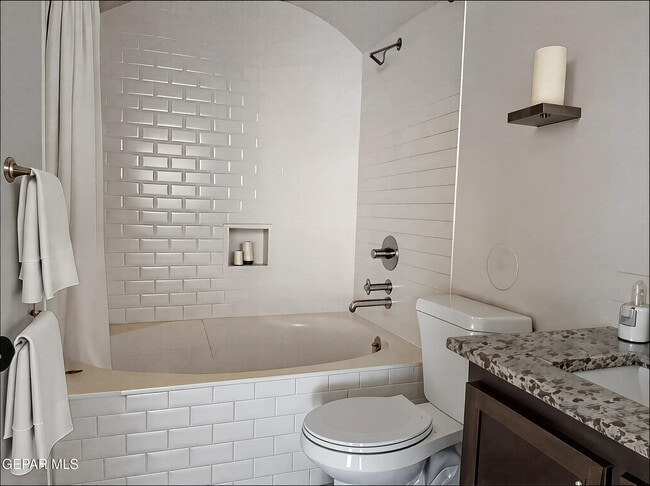 Building Photo - 13620 Bachimba Dr