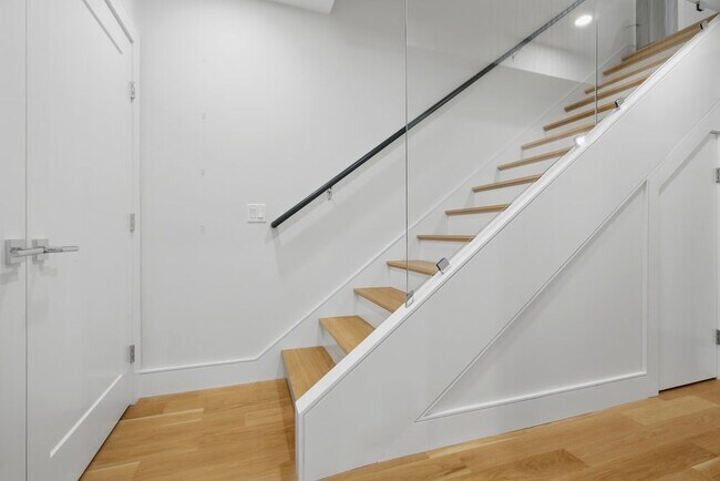 Foto del edificio - 145 Englewood Ave