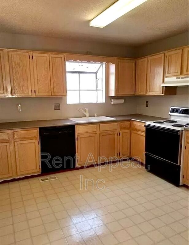 Foto del edificio - 4143 Lake Mist Dr NW