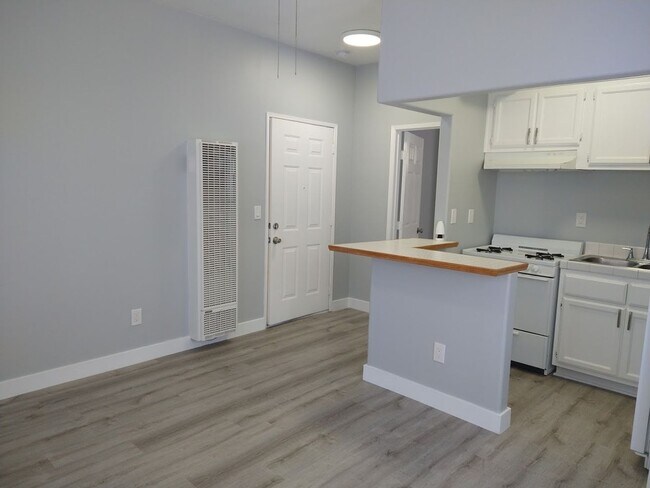 Foto del edificio - FIRST MONTH FREE - $1,495 - Beautifully Remodeled 1 Bed 1 Bath in San Pedro!!
