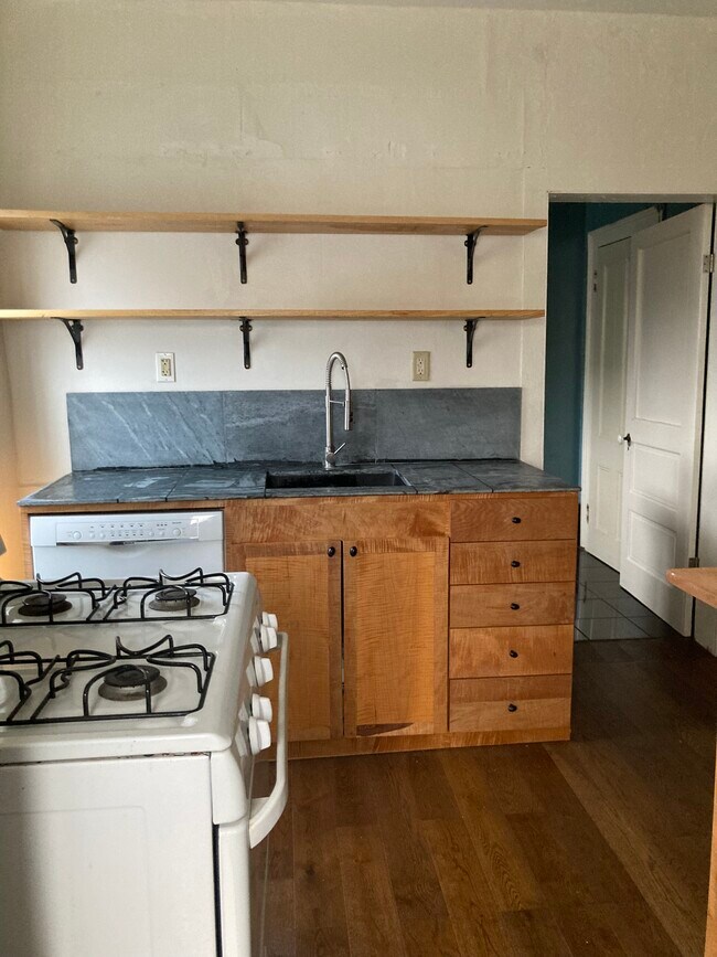 Foto del edificio - 437 N Aurora St