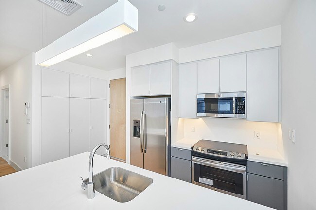 Building Photo - 271 W 125th St