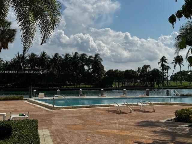 Foto del edificio - 9100 W Bay Harbor Dr